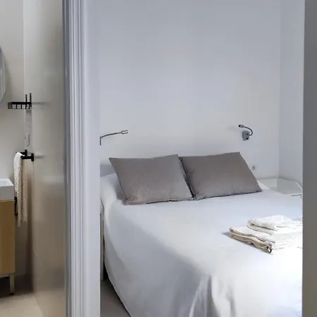 Mensaque Triana, 2 * 세비야